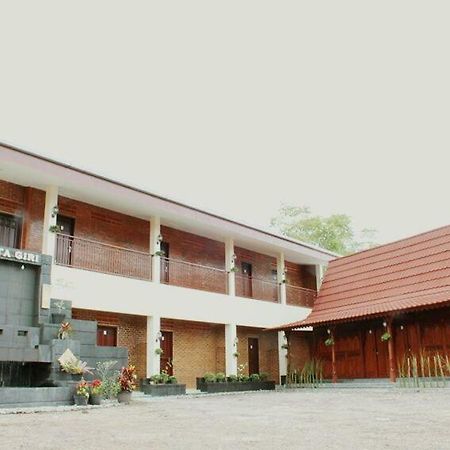 Amerta Giri Guest House Wonosobo Bagian luar foto