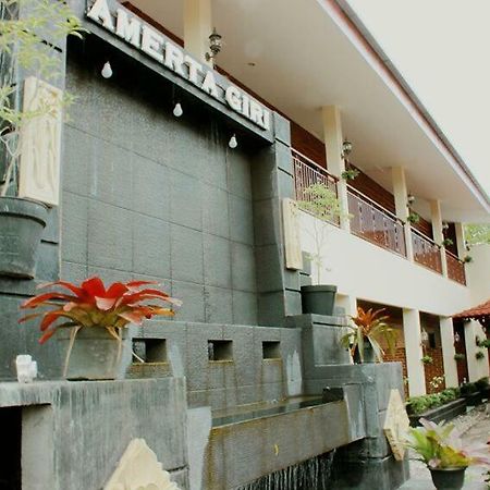 Amerta Giri Guest House Wonosobo Bagian luar foto