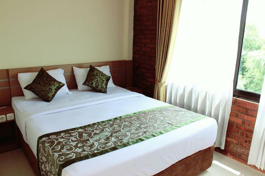 Amerta Giri Guest House Wonosobo Bagian luar foto