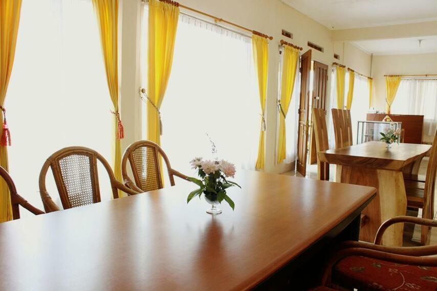 Amerta Giri Guest House Wonosobo Bagian luar foto