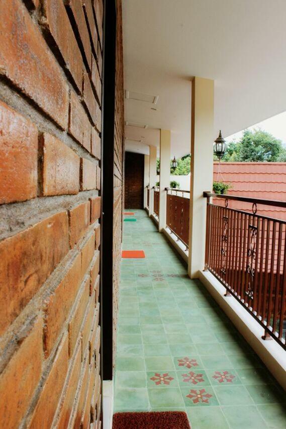 Amerta Giri Guest House Wonosobo Bagian luar foto
